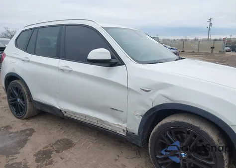 2015 BMW X3 xDrive28I z USA, uszkodzony, nr VIN 5UXWX9C54F0D45429